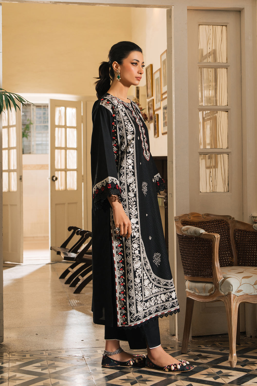 EMBROIDERED SUIT - SKU4159